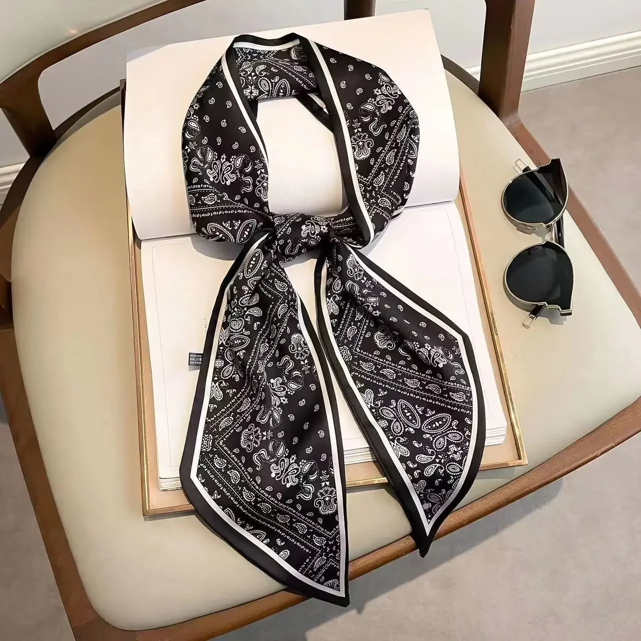 Lenço Estreito Estampado Xadre - Women Bags Branded avaliação e preço